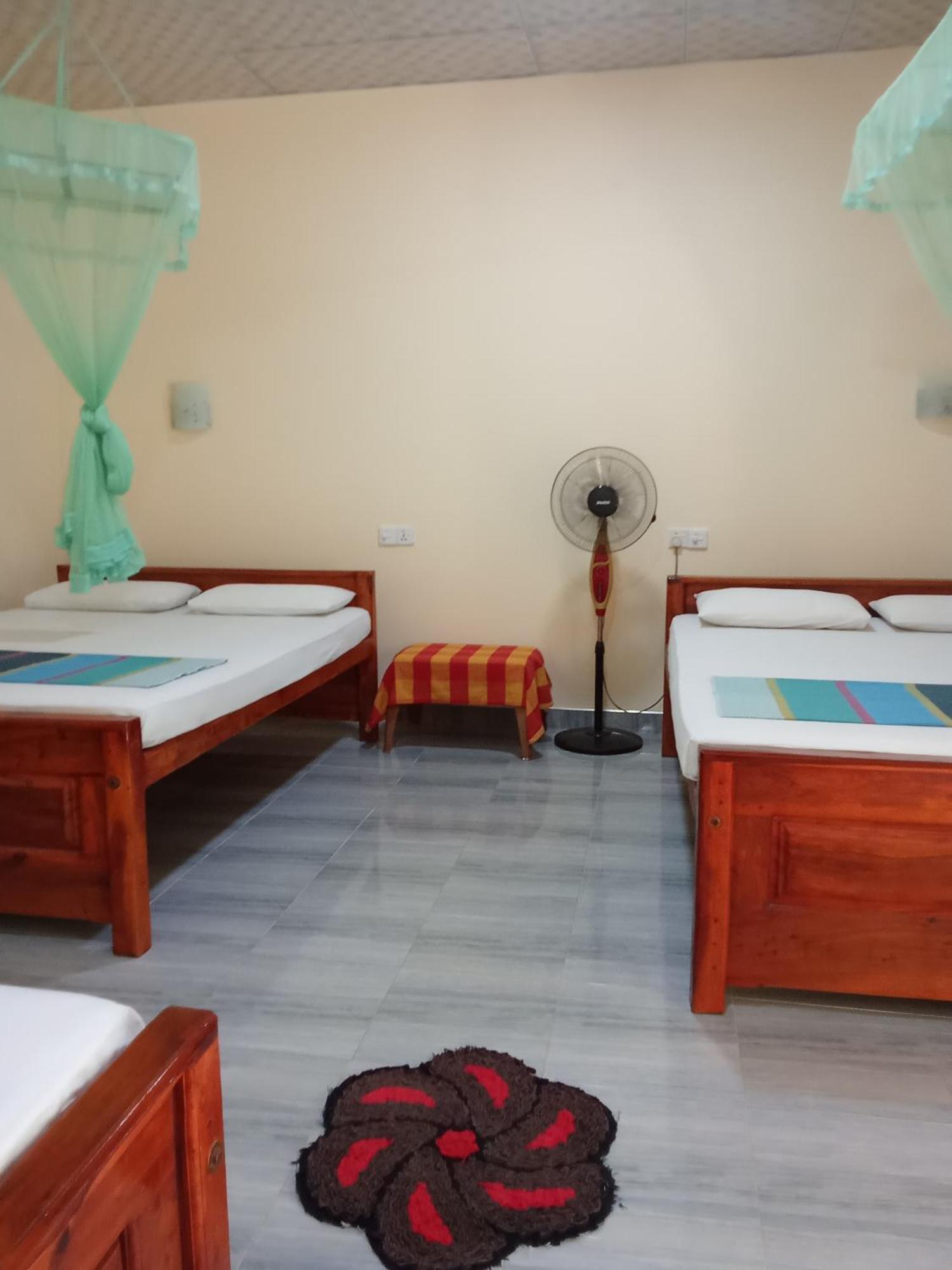 Udesh Guest Hotel Полонарува Екстериор снимка